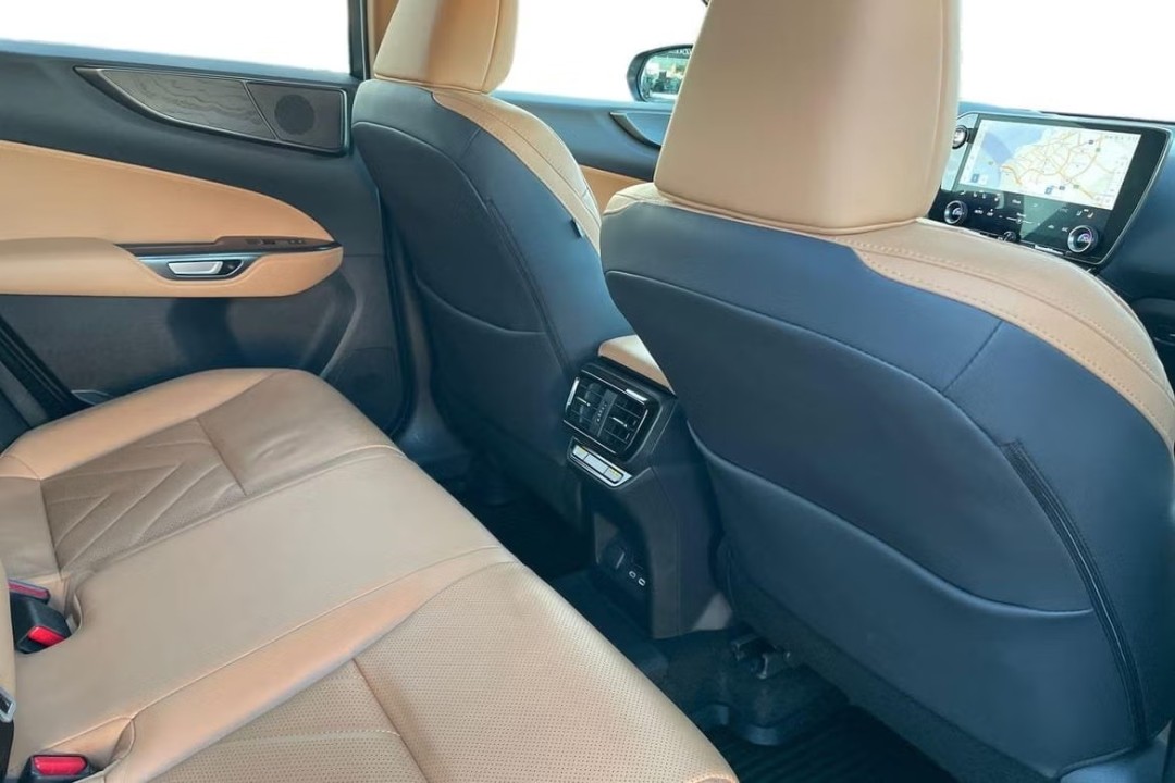 Lexus Seria NX 450h+ AWD - foto 21