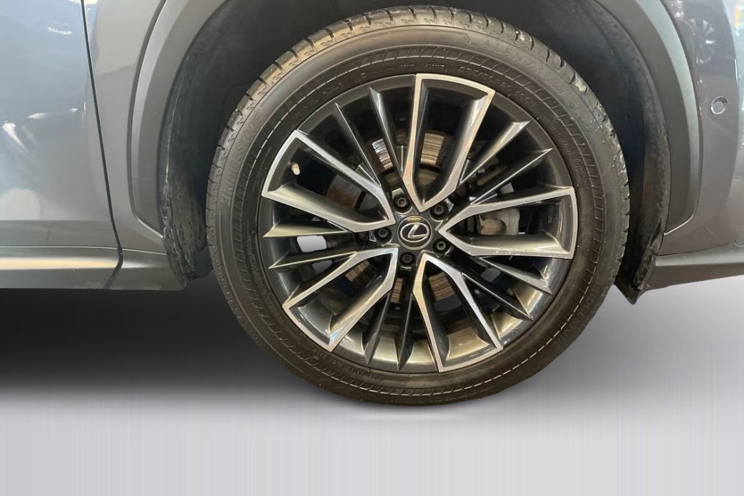 Lexus Seria NX 450h+ AWD - foto 28