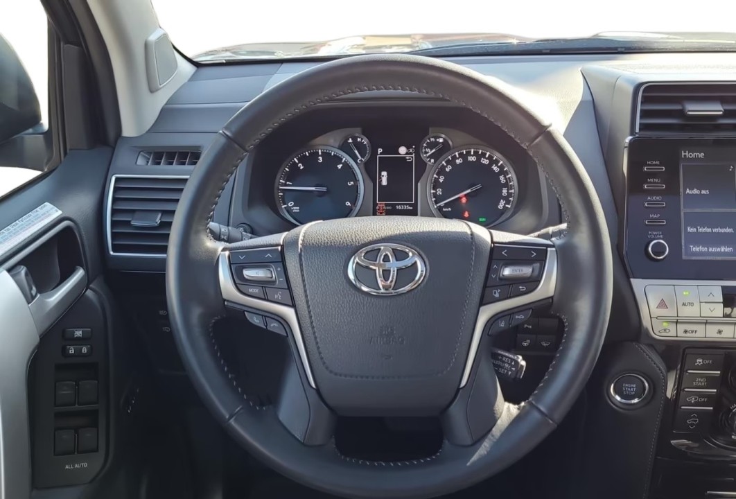 Toyota Land Cruiser - foto 11