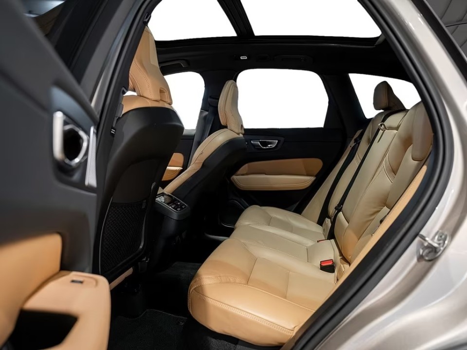 Volvo XC 60 B4 Ultimate Dark - foto 20