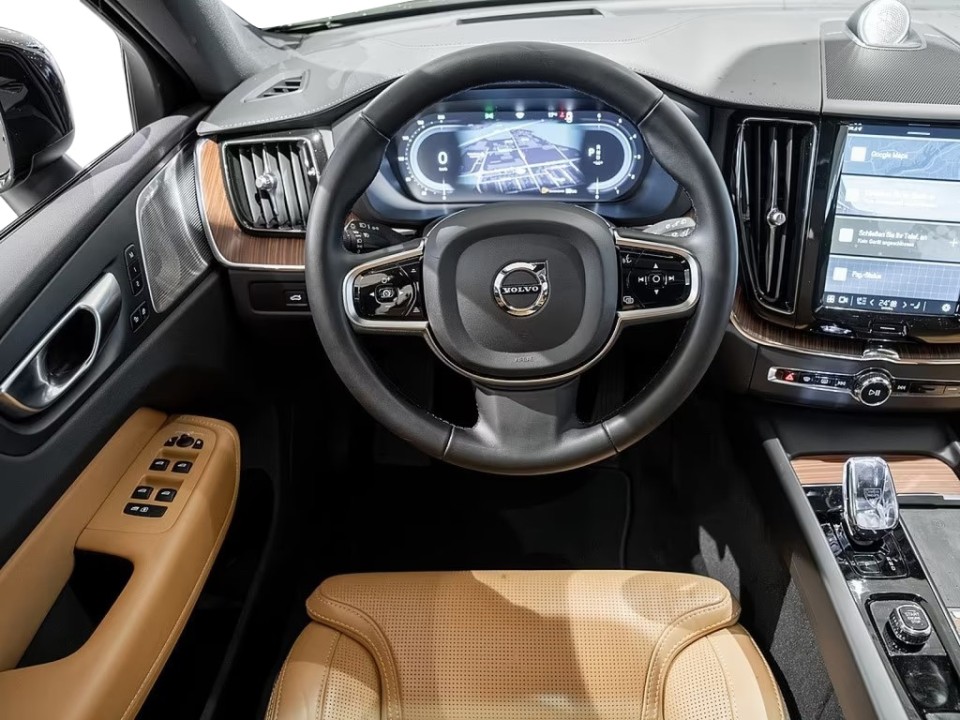 Volvo XC 60 B4 Ultimate Dark (5)