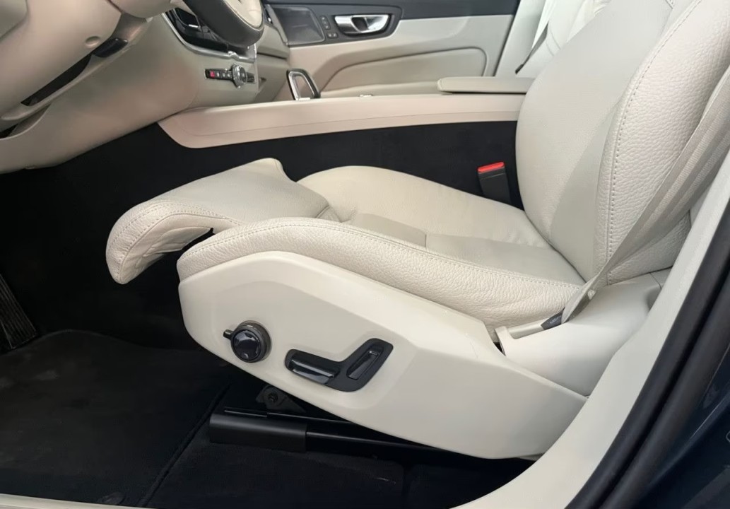 Volvo XC 60 B4 Plus Bright - foto 13