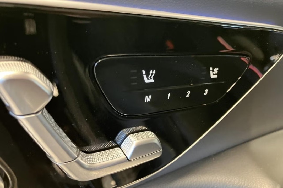 Mercedes-Benz E 400e 4MATIC - foto 25