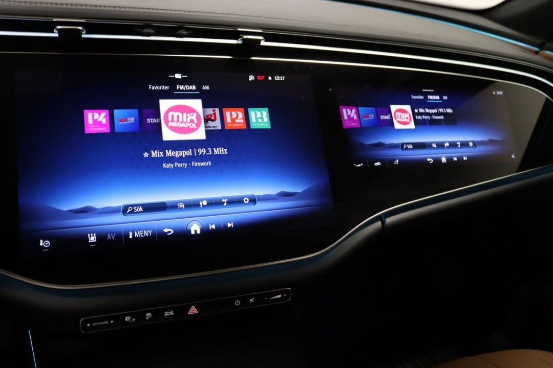 Mercedes-Benz E 300e 4MATIC AMG - foto 14