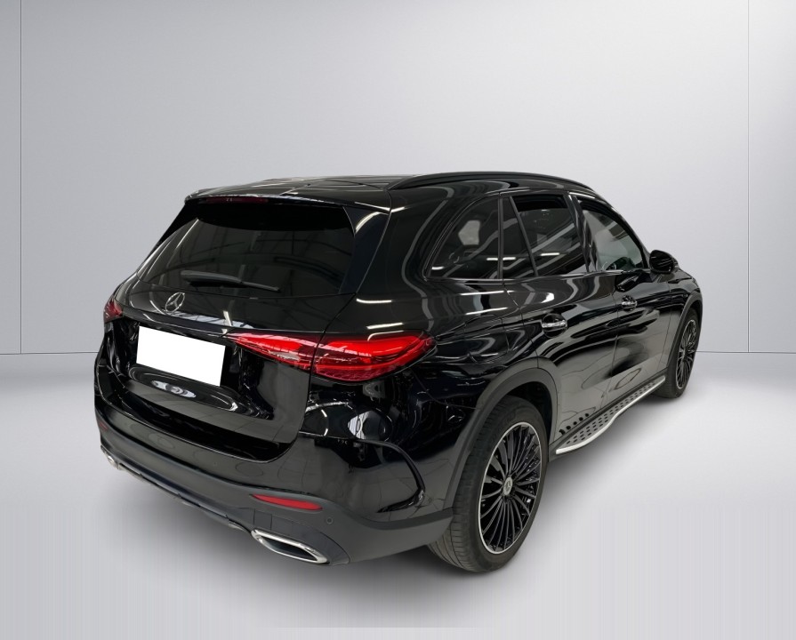 Mercedes-Benz GLC 200 4MATIC AMG Line (2)