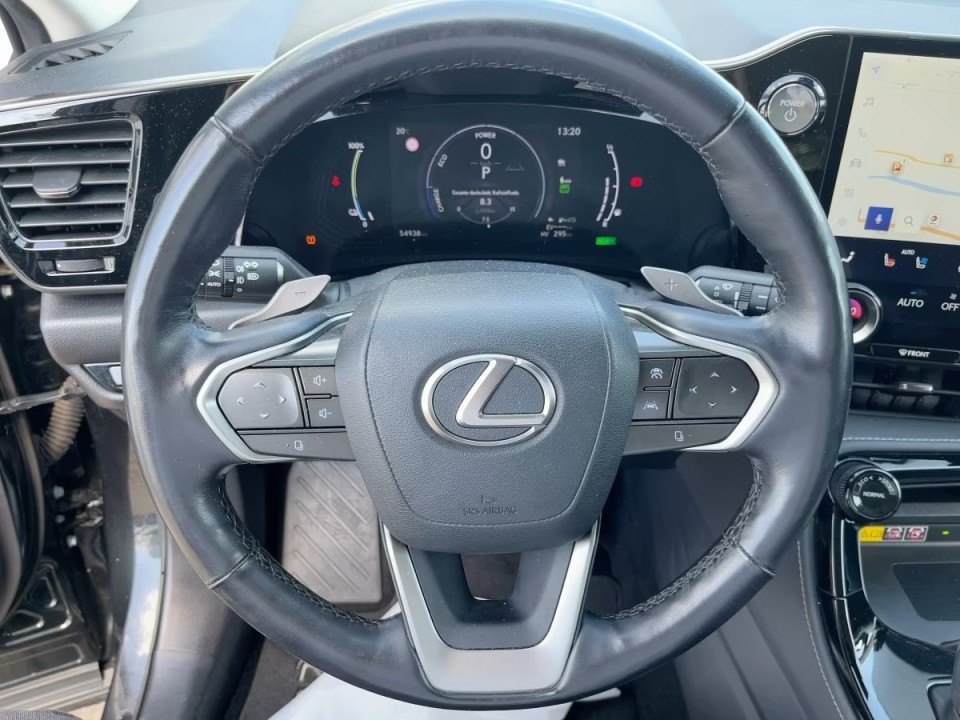 Lexus Seria NX 450h+ (4)