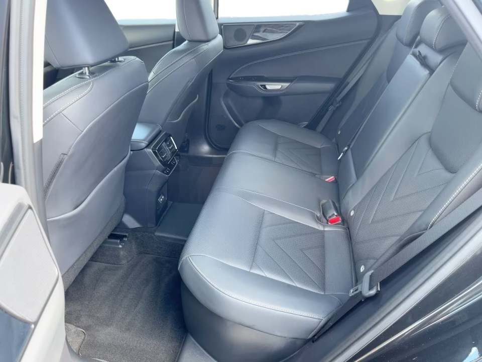 Lexus Seria NX 450h+ - foto 13