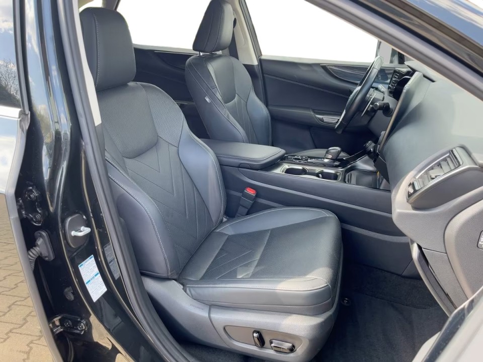 Lexus Seria NX 450h+ - foto 15