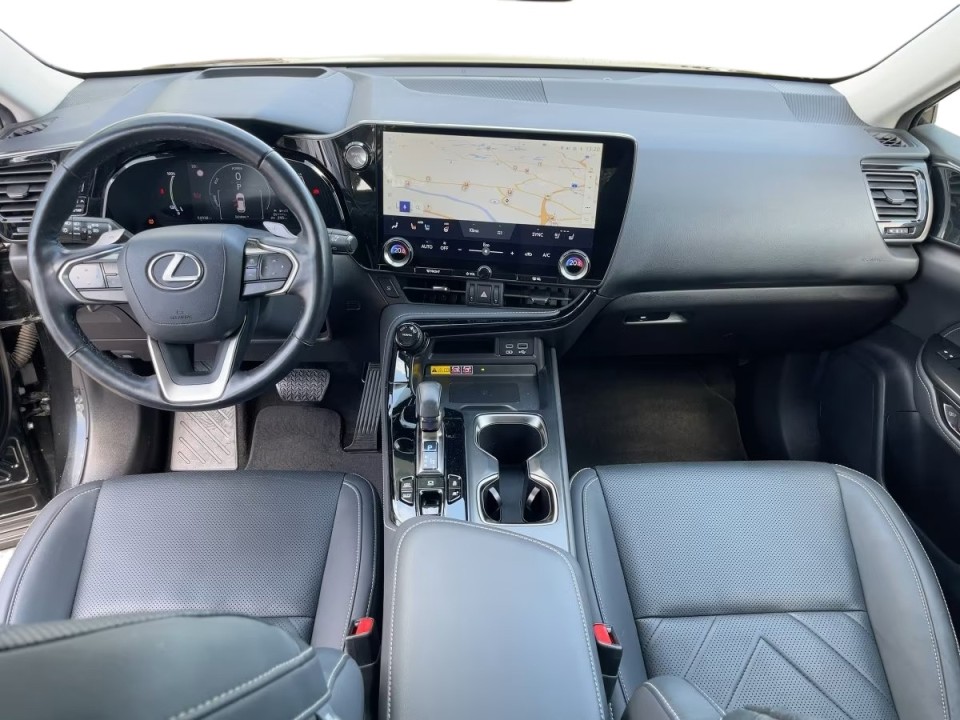 Lexus Seria NX 450h+ - foto 9