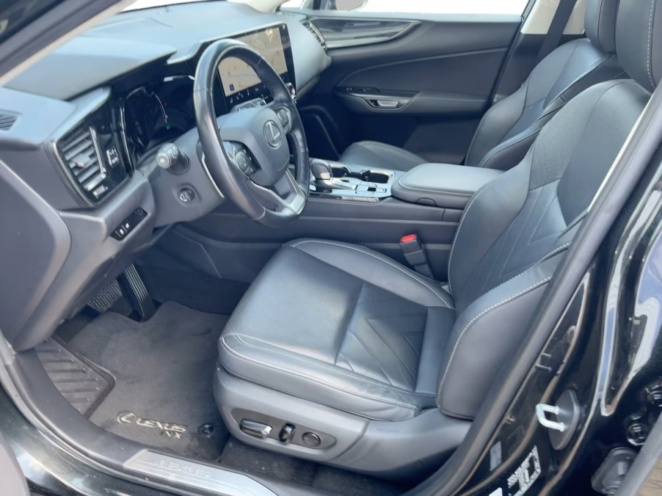 Lexus Seria NX 450h+ - foto 10