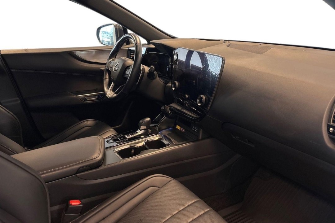 Lexus Seria NX 450h+ F-Sport - foto 12