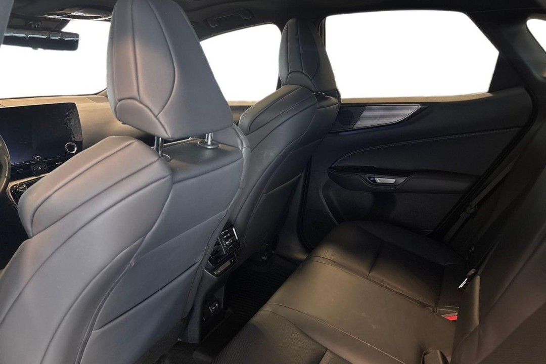 Lexus Seria NX 450h+ F-Sport - foto 10