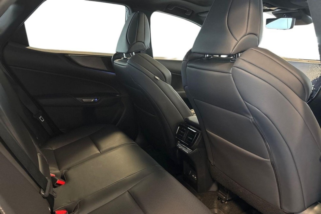Lexus Seria NX 450h+ F-Sport - foto 11