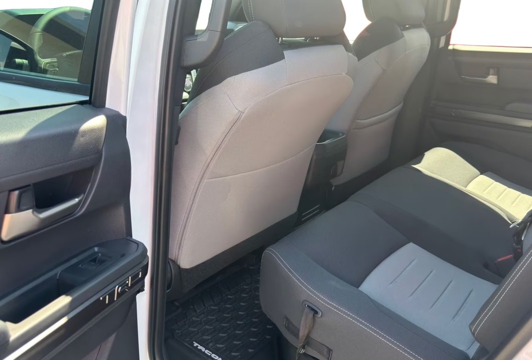 Toyota Tacoma - foto 13