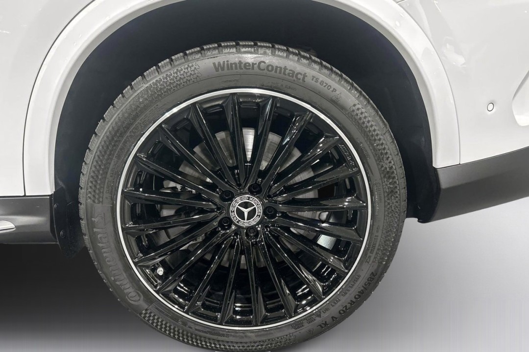 Mercedes-Benz GLC Coupé 300e 4MATIC AMG - foto 11