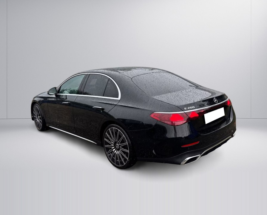 Mercedes-Benz E 200 AMG (3)