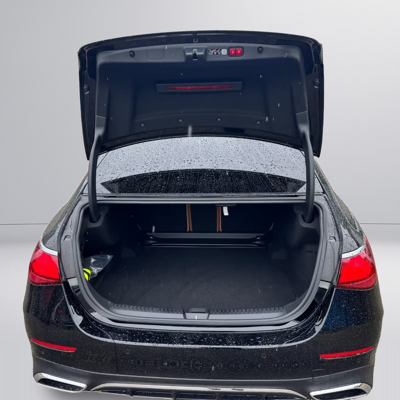 Mercedes-Benz E 200 AMG - foto 11