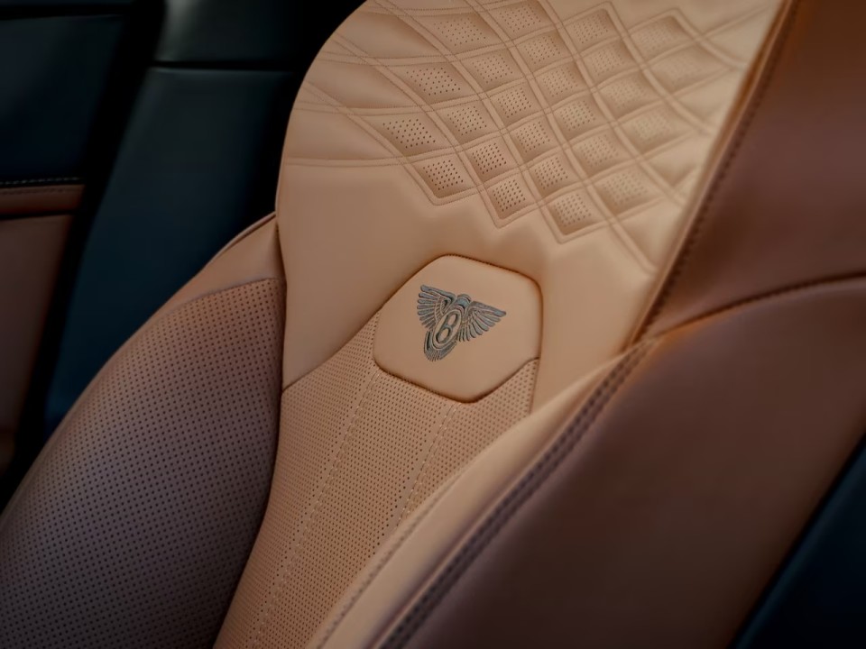 Bentley Bentayga - foto 26