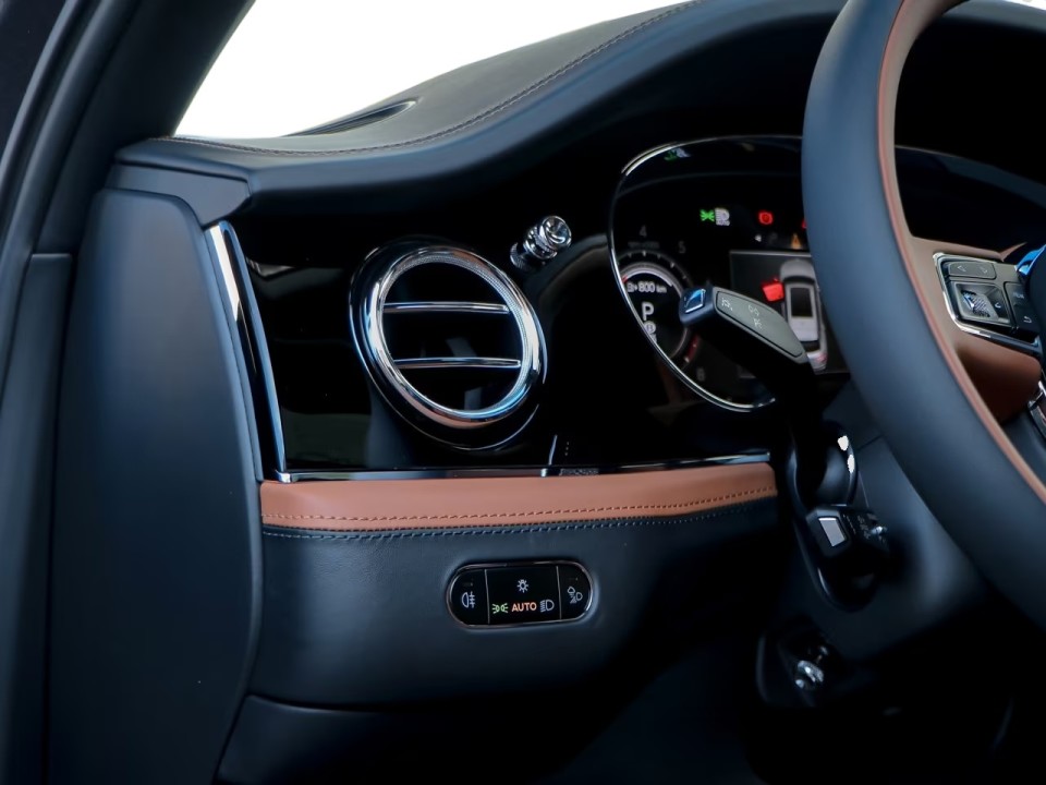 Bentley Bentayga - foto 32