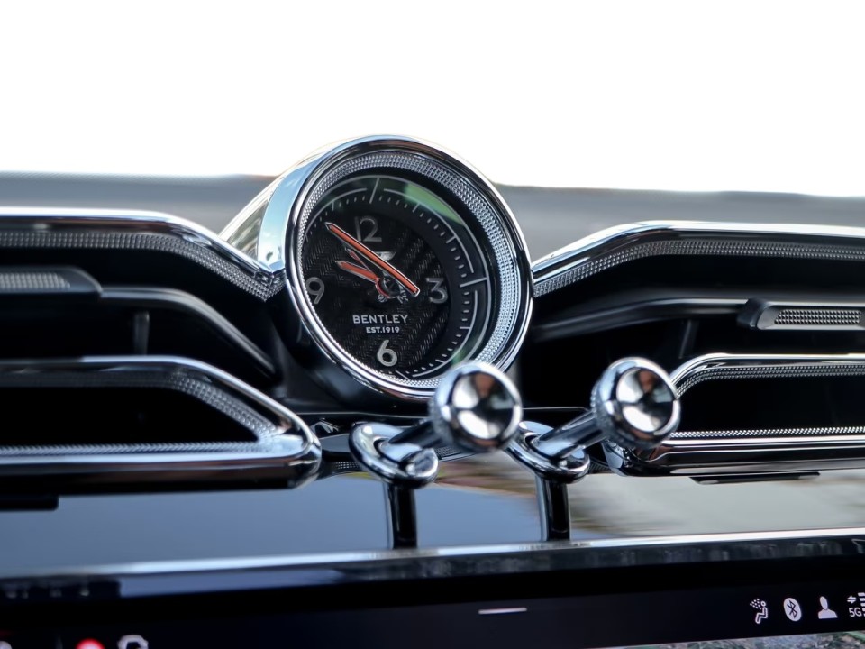 Bentley Bentayga - foto 33