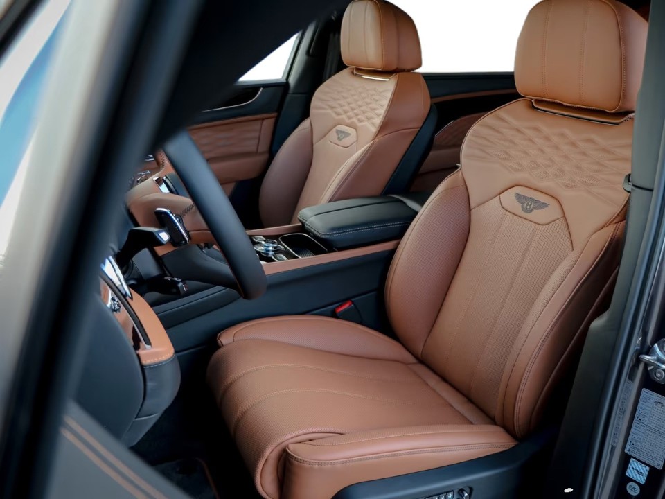 Bentley Bentayga - foto 10