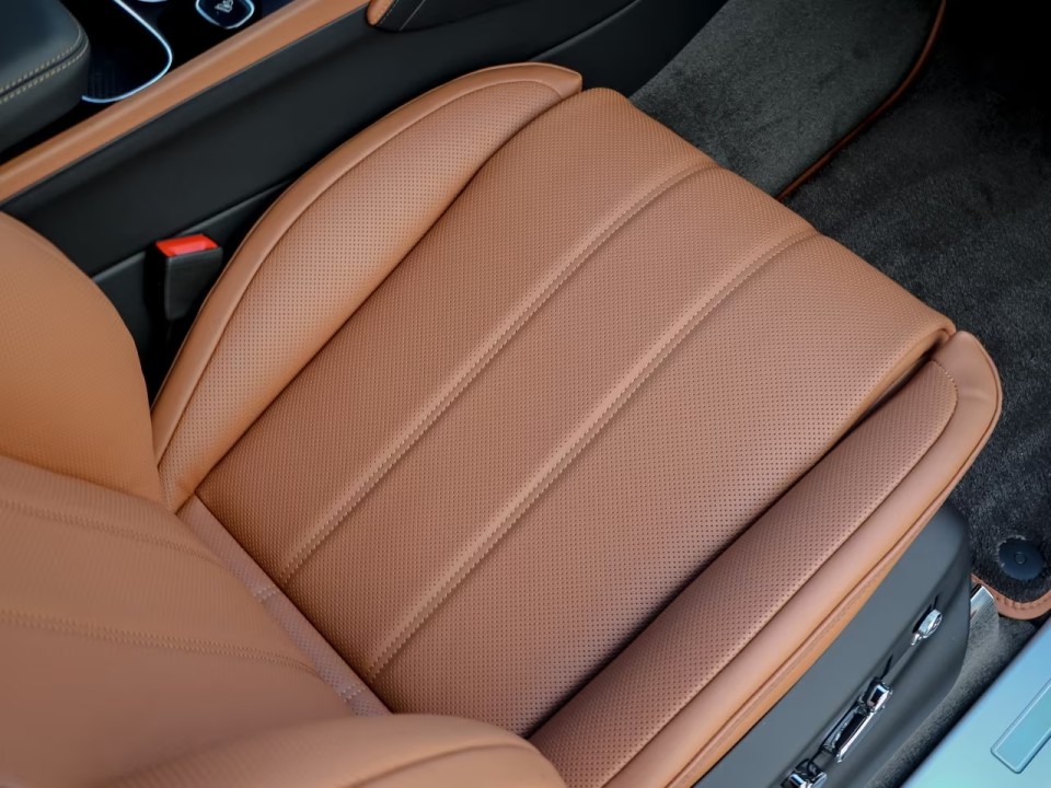 Bentley Bentayga - foto 18