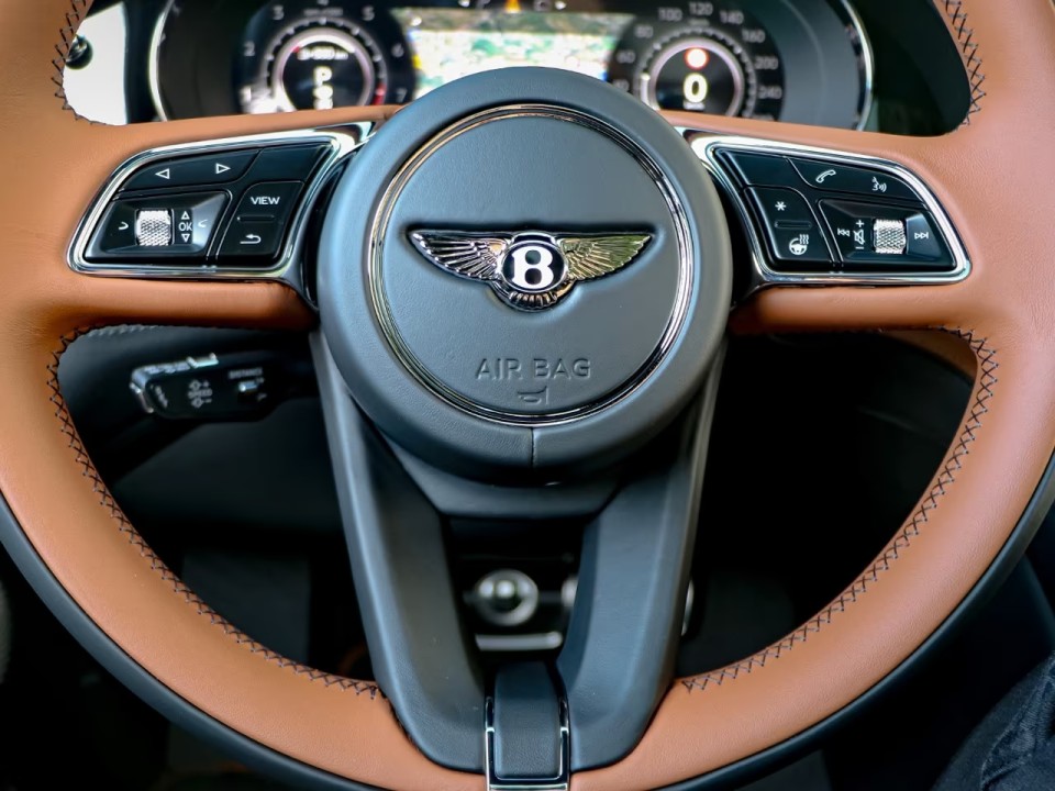 Bentley Bentayga - foto 16