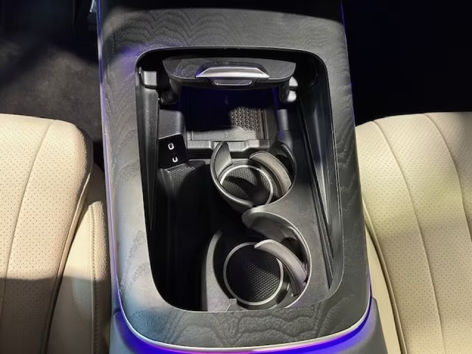 Mercedes-Benz E 200 AMG - foto 10