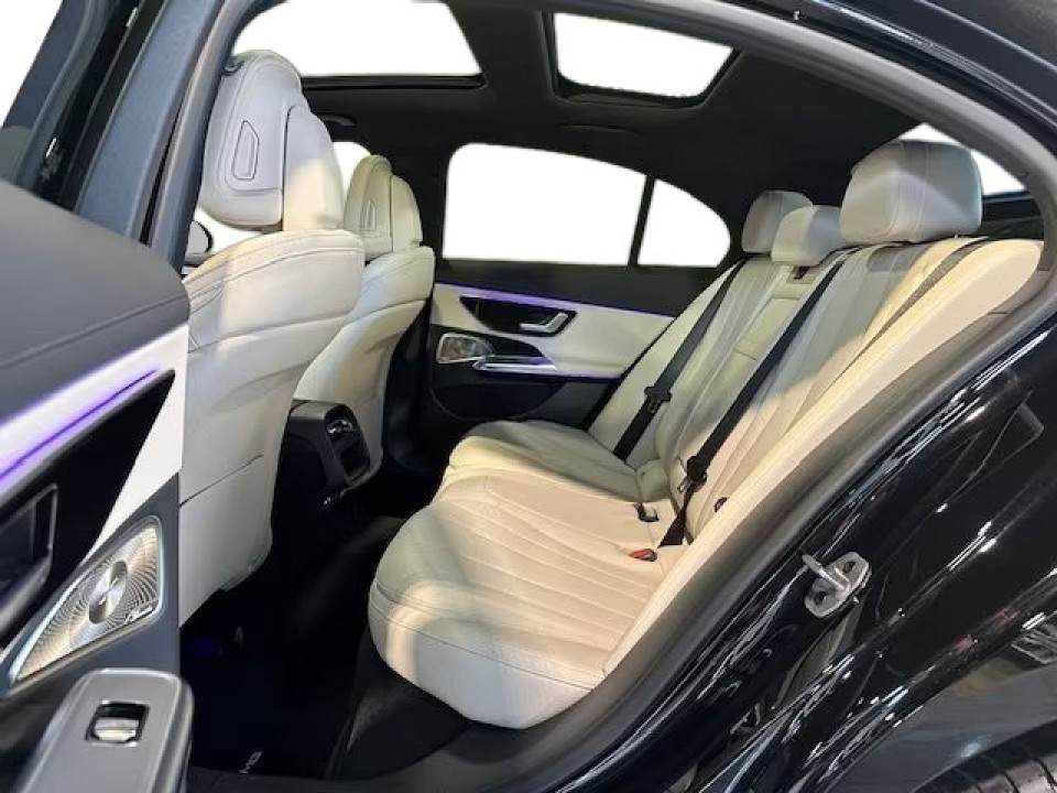 Mercedes-Benz E 200 AMG (4)