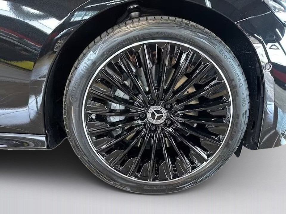 Mercedes-Benz E 200 AMG - foto 13