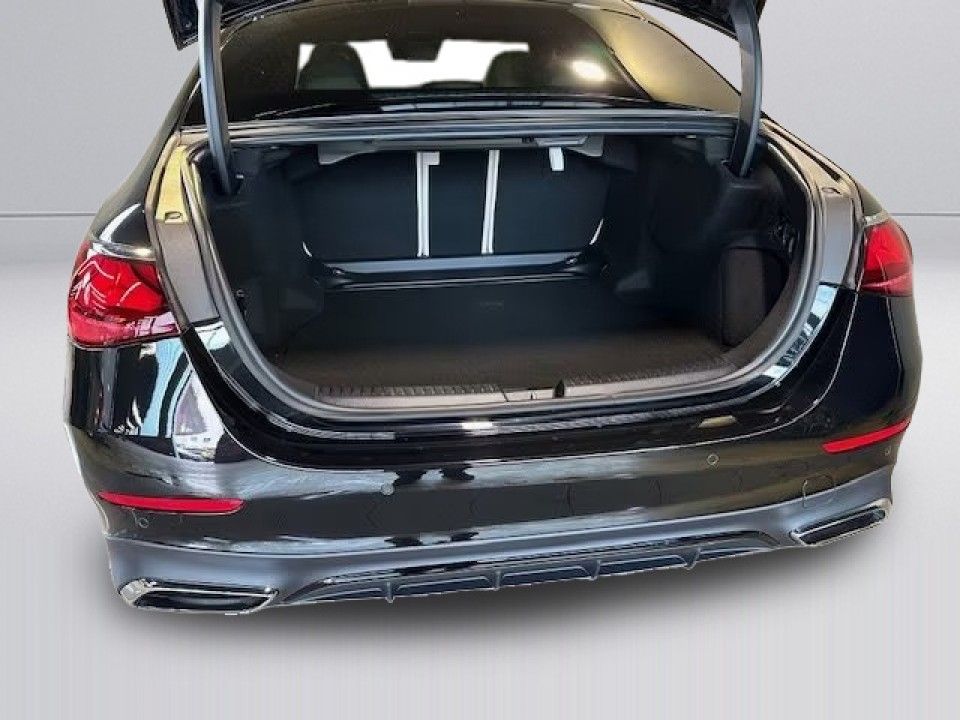 Mercedes-Benz E 200 AMG - foto 12