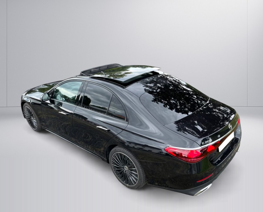 Mercedes-Benz E 200 AMG - foto 12