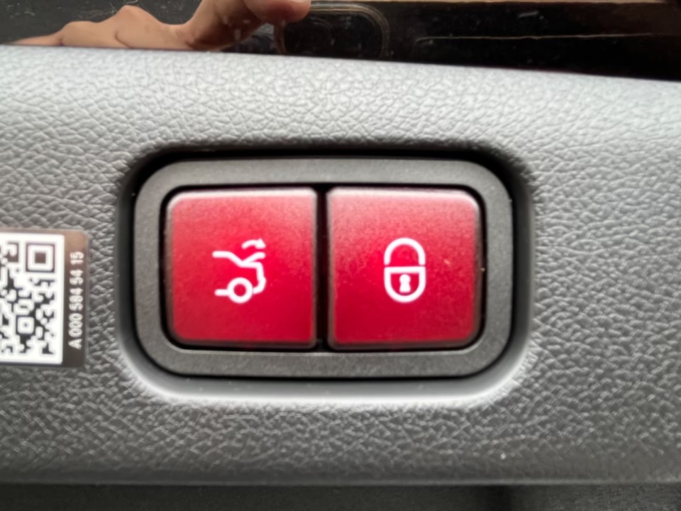 Mercedes-Benz E 200 AMG - foto 23