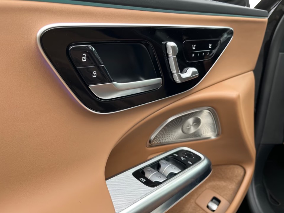 Mercedes-Benz E 200 AMG - foto 21