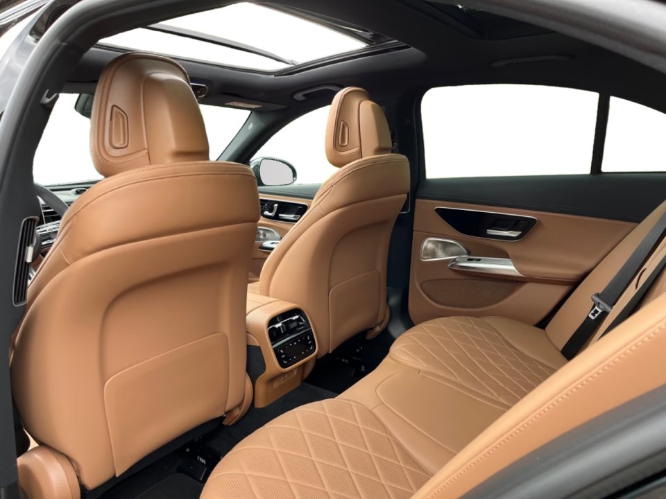 Mercedes-Benz E 200 AMG - foto 14