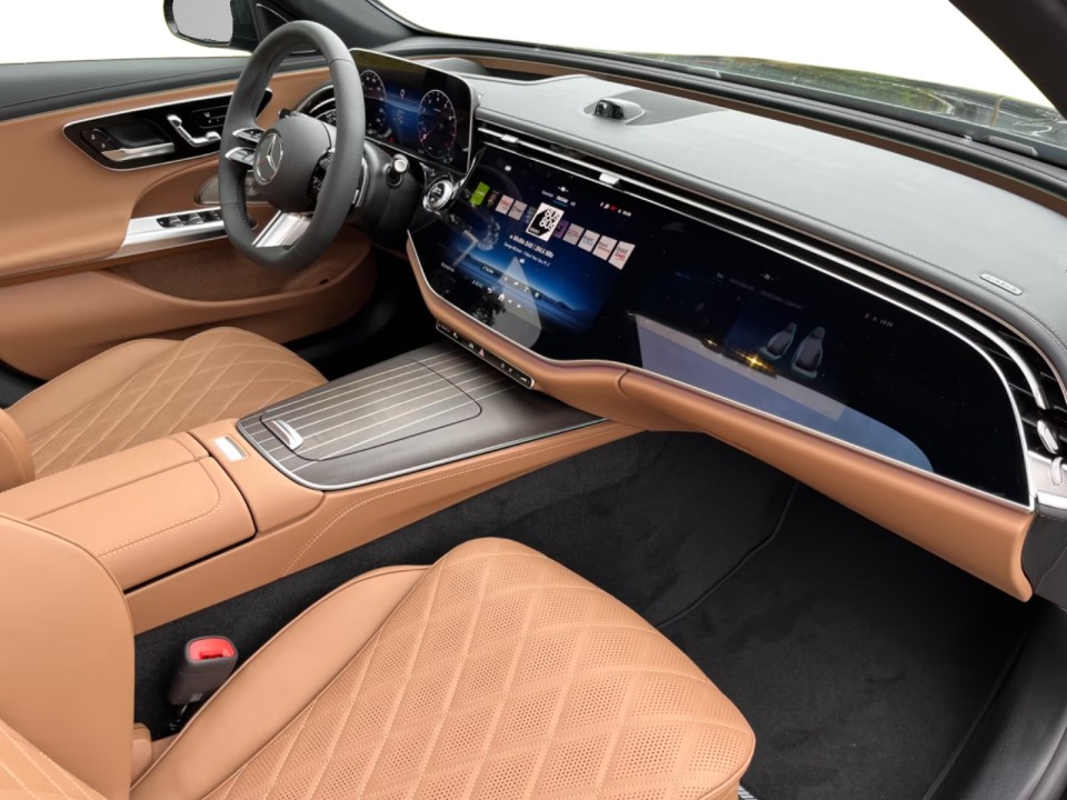 Mercedes-Benz E 200 AMG - foto 17