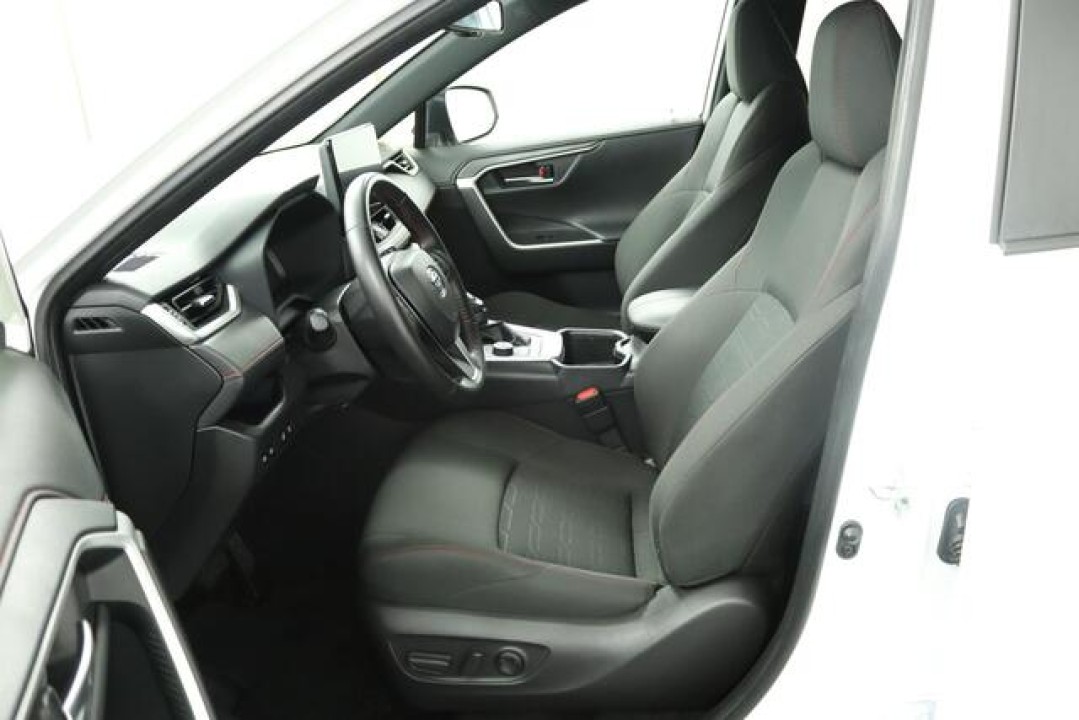 Toyota RAV4 - foto 8