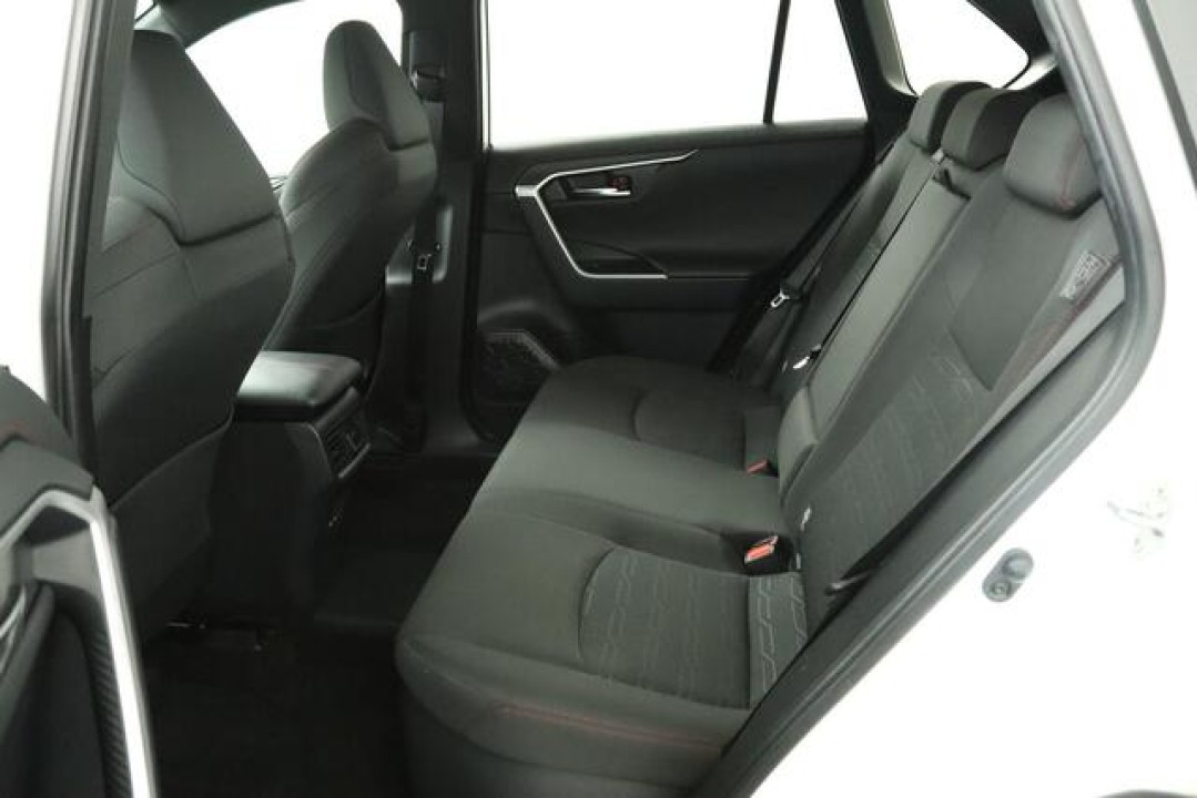 Toyota RAV4 - foto 9