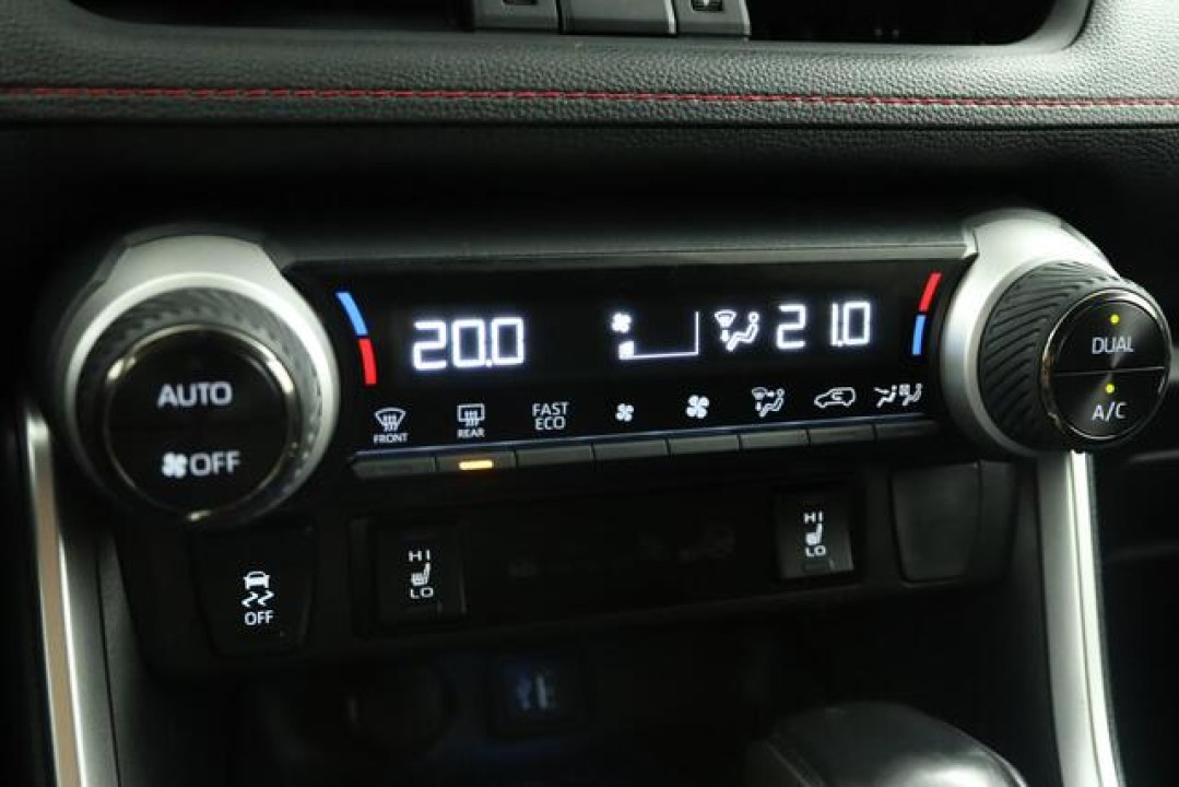 Toyota RAV4 - foto 12