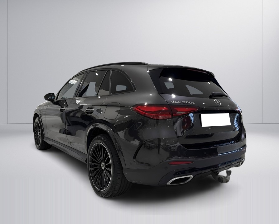Mercedes-Benz GLC 300e 4MATIC AMG (3)
