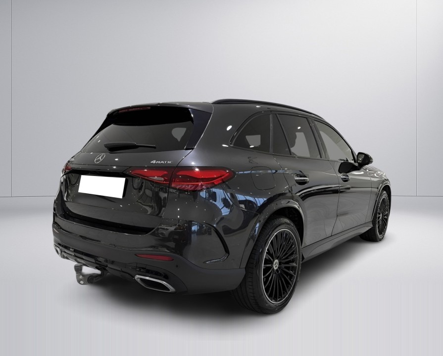 Mercedes-Benz GLC 300e 4MATIC AMG (2)