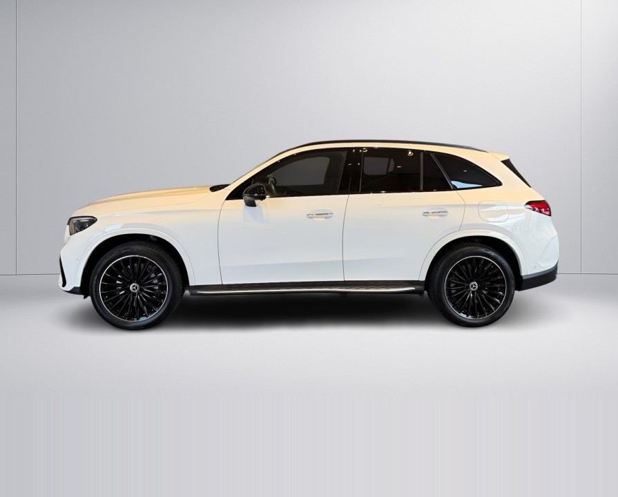 Mercedes-Benz GLC 300e 4MATIC AMG (2)