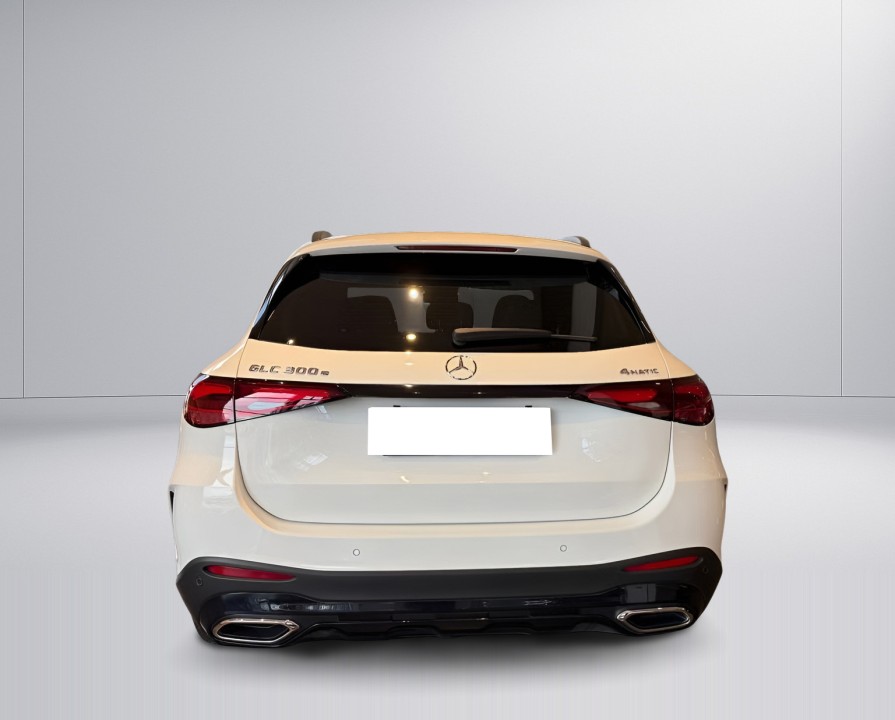 Mercedes-Benz GLC 300e 4MATIC AMG (4)