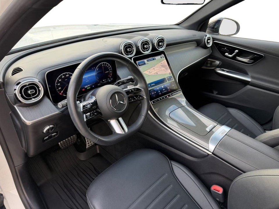 Mercedes-Benz GLC 300e 4MATIC AMG (5)