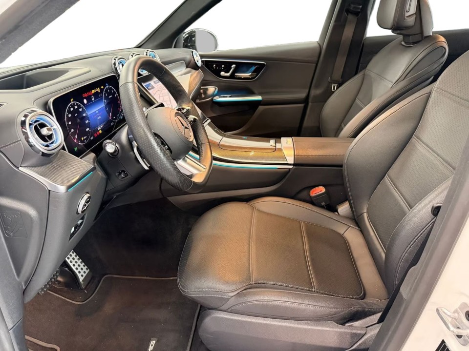 Mercedes-Benz GLC 200 4MATIC AMG - foto 13