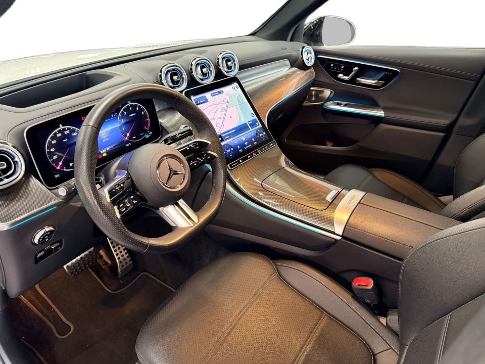 Mercedes-Benz GLC 200 4MATIC AMG - foto 12