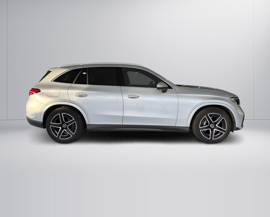 Mercedes-Benz GLC 200 4MATIC AMG (2)