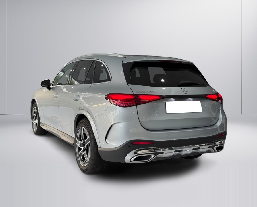 Mercedes-Benz GLC 200 4MATIC AMG (4)