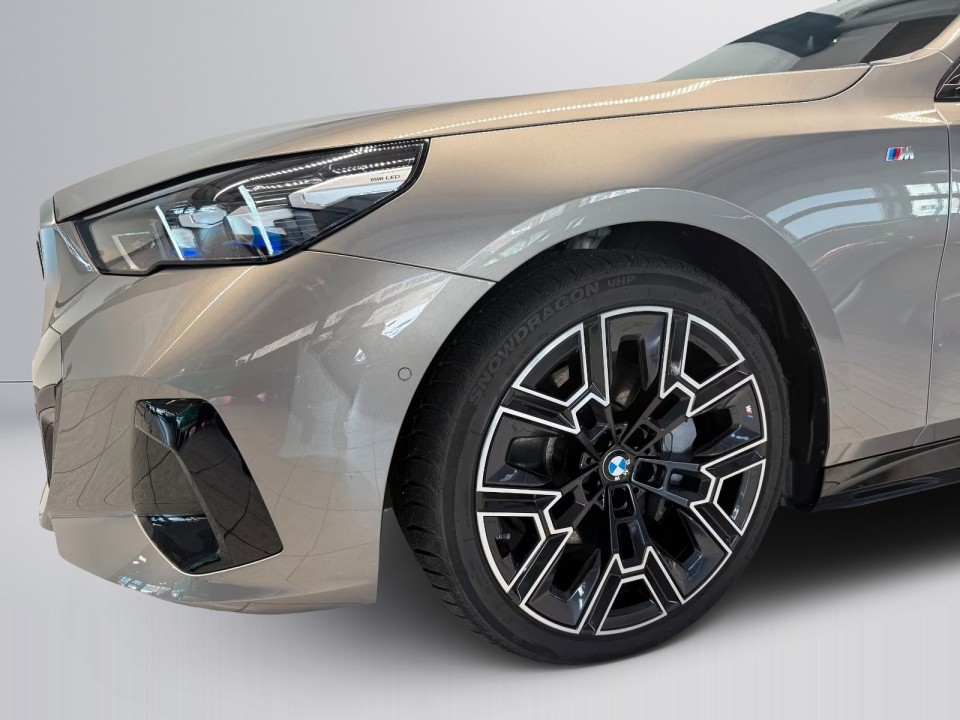 BMW Seria 5 540d xDrive M-Sport - foto 14
