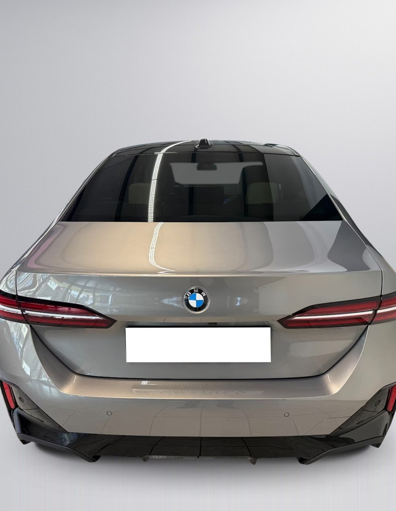 BMW Seria 5 540d xDrive M-Sport (4)